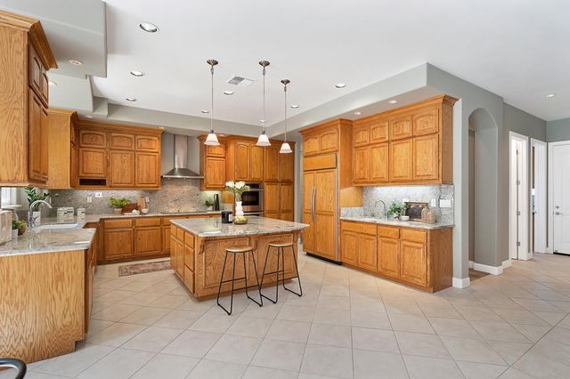 1772 Park Oak Dr, Roseville, CA 95661