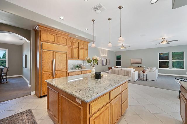 1772 Park Oak Dr, Roseville, CA 95661