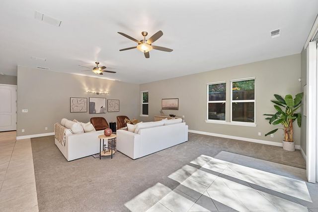 1772 Park Oak Dr, Roseville, CA 95661