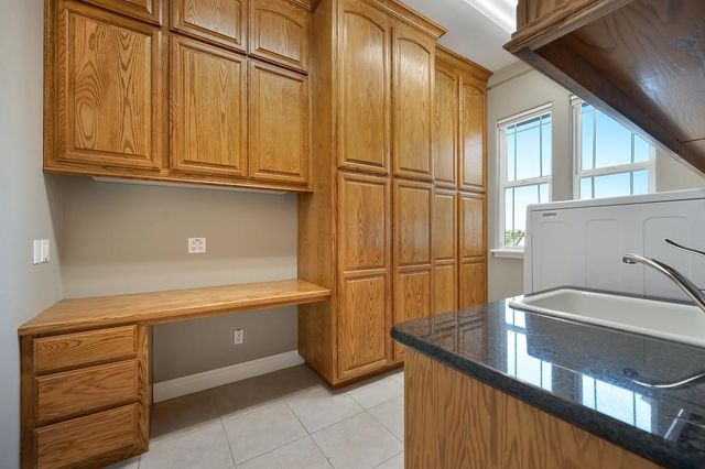 1772 Park Oak Dr, Roseville, CA 95661