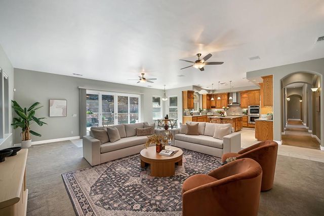 1772 Park Oak Dr, Roseville, CA 95661