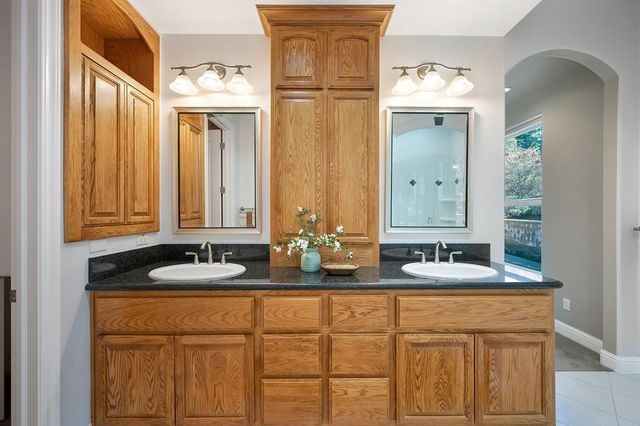 1772 Park Oak Dr, Roseville, CA 95661