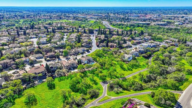 1772 Park Oak Dr, Roseville, CA 95661