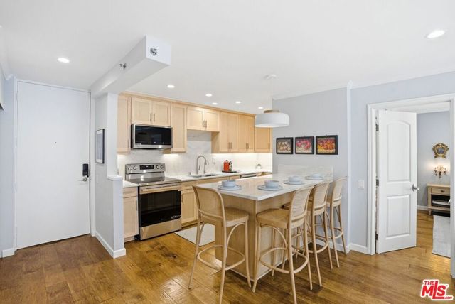 1040 Coast Boulevard 401, La Jolla, CA 92037