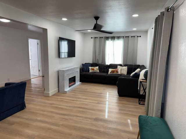 211 S 7th Street, Canadian, TX 79014