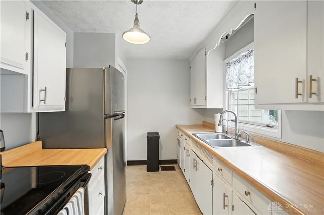 551 Kling Drive, Dayton, OH 45419