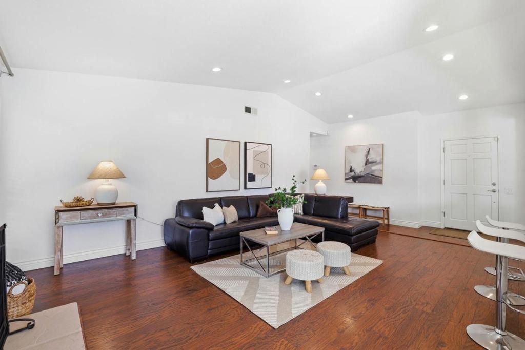 Image 10 of property listing at 536 Glenburry Way, San Jose, CA 95123