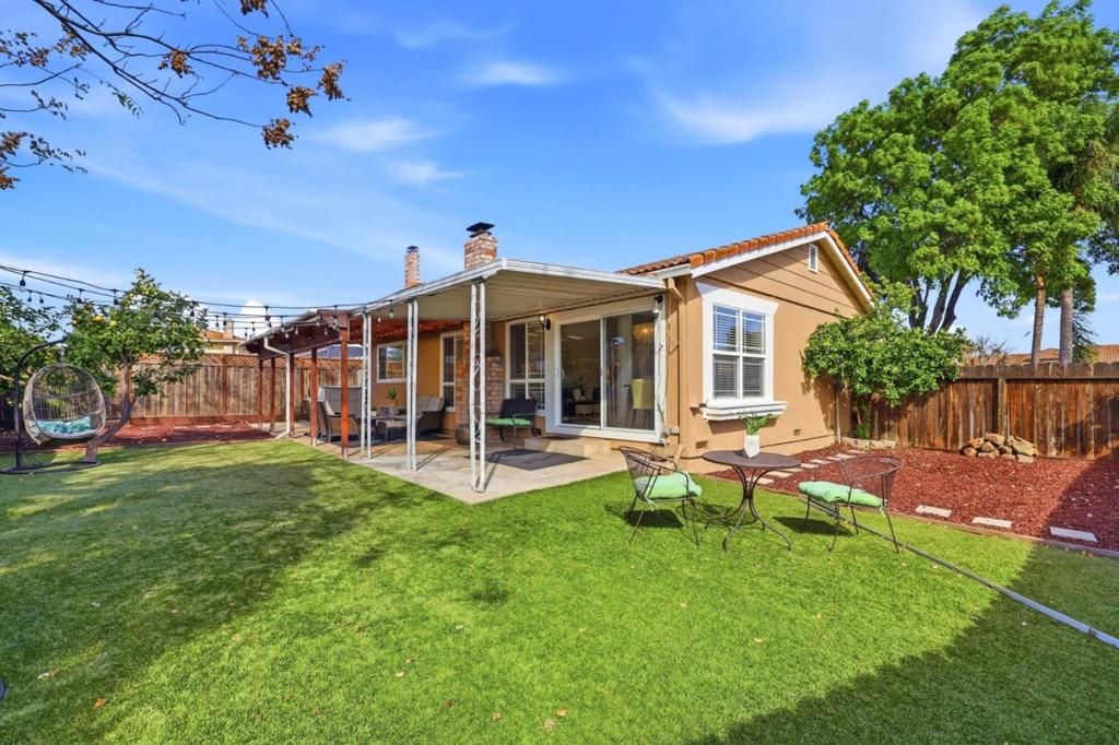 Image 38 of property listing at 536 Glenburry Way, San Jose, CA 95123