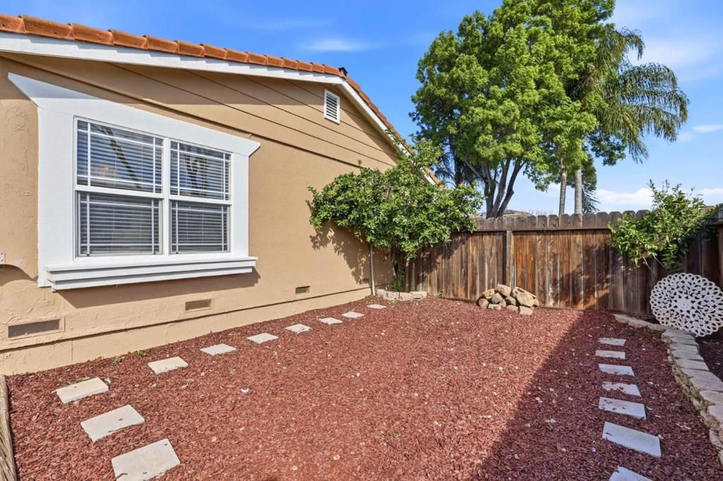 Image 40 of property listing at 536 Glenburry Way, San Jose, CA 95123