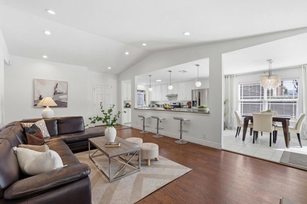 Image 9 of property listing at 536 Glenburry Way, San Jose, CA 95123