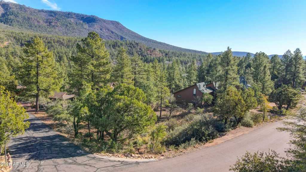 Image 6 of property listing at 4919 N TRAILS END Drive 171, Pine, AZ 85544