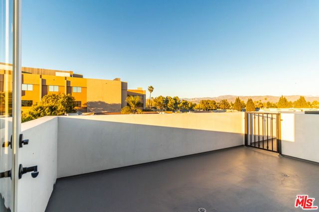 5325 Ben Avenue, Valley Village, CA 91607