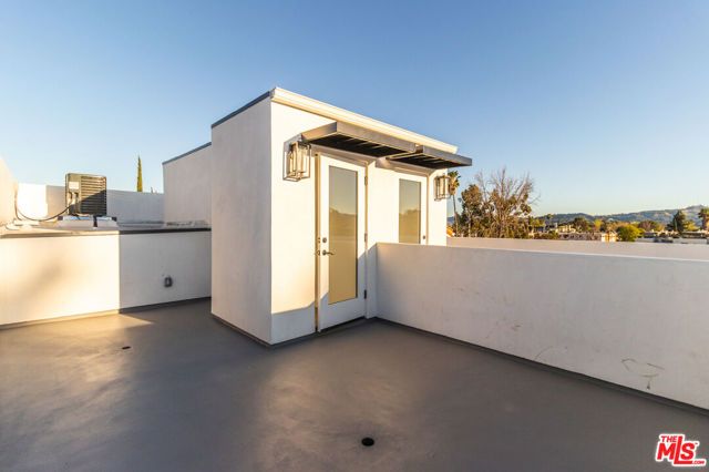 5325 Ben Avenue, Valley Village, CA 91607