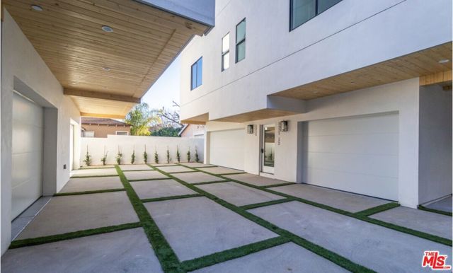 5325 Ben Avenue, Valley Village, CA 91607