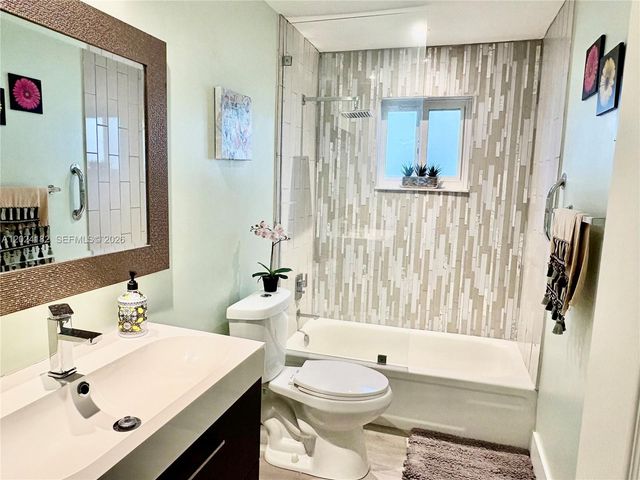 8225 NW 12th Court, Plantation, FL 33322