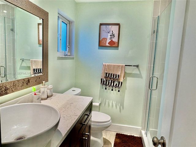8225 NW 12th Court, Plantation, FL 33322