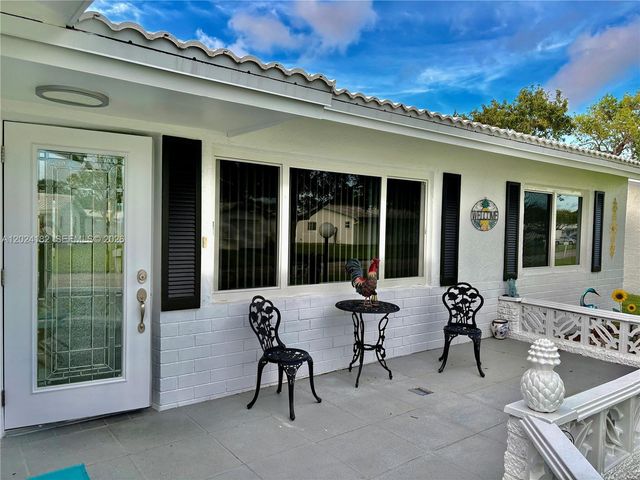 8225 NW 12th Court, Plantation, FL 33322
