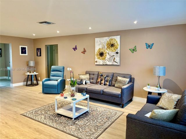 8225 NW 12th Court, Plantation, FL 33322