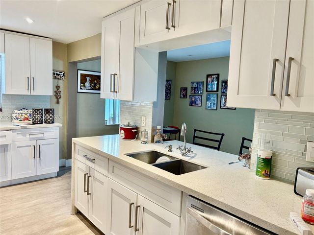 8225 NW 12th Court, Plantation, FL 33322