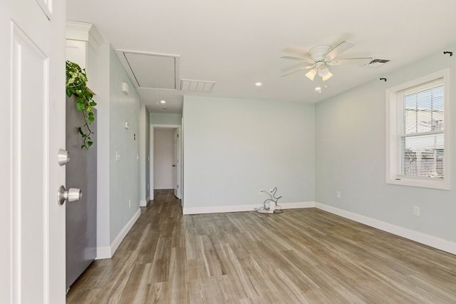 6 Woolsey Road A, Middletown, RI 02842