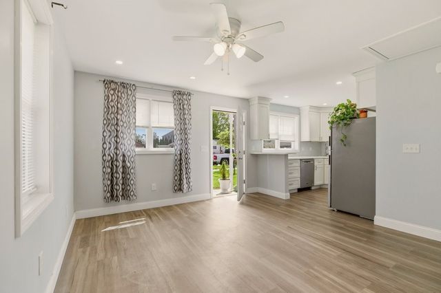 6 Woolsey Road A, Middletown, RI 02842