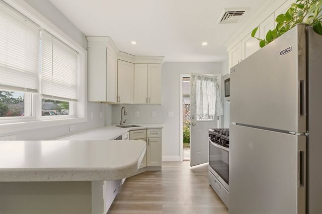 6 Woolsey Road A, Middletown, RI 02842