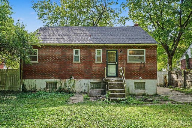 6100 W Fordham Place, Silverton, OH 45213
