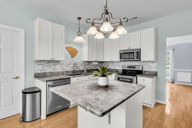 2905 Leatherleaf Court, Mount Pleasant, SC 29466
