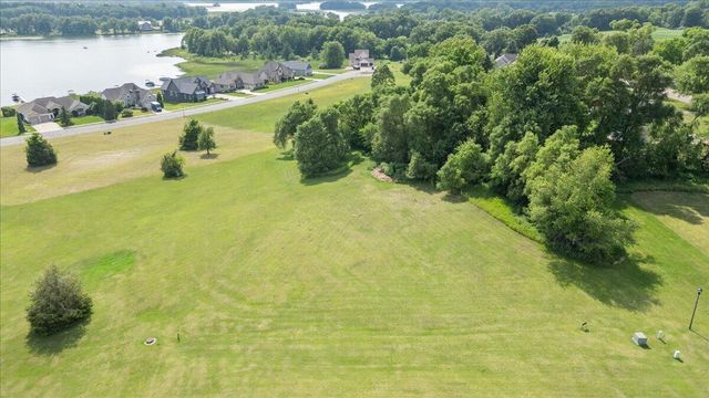 12 Coronado Drive, Jackson, MI 49201