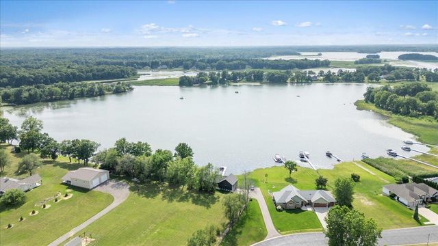 12 Coronado Drive, Jackson, MI 49201