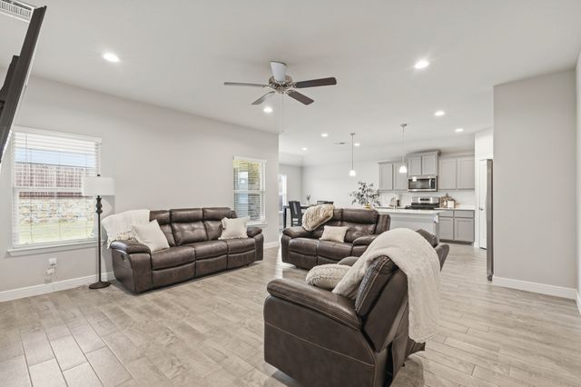 1202 Cyprus Lane, Cedar Hill, TX 75104