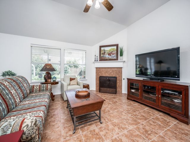 1707 Nightingale Lane, Corinth, TX 76210