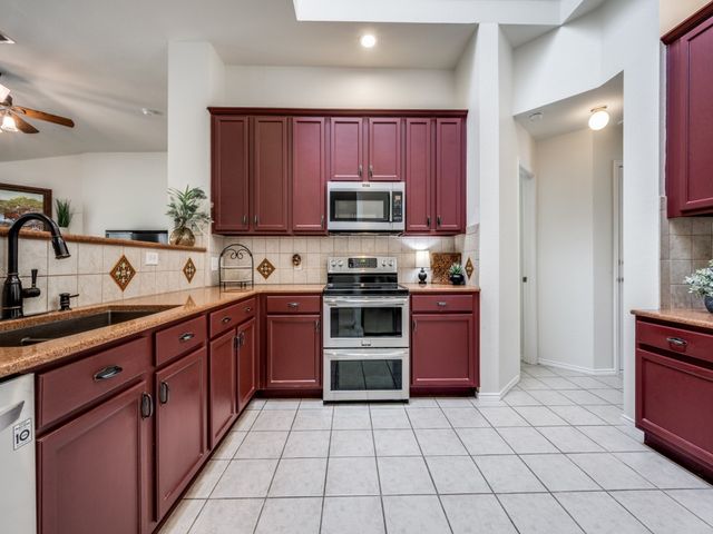 1707 Nightingale Lane, Corinth, TX 76210