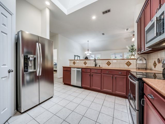 1707 Nightingale Lane, Corinth, TX 76210