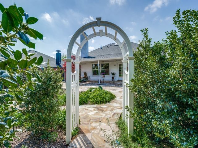 1707 Nightingale Lane, Corinth, TX 76210