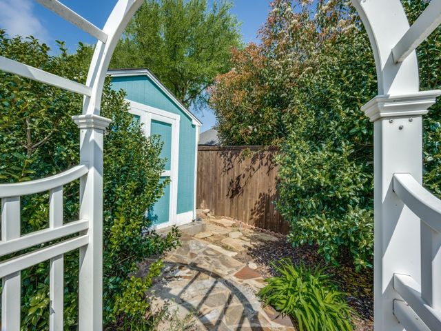 1707 Nightingale Lane, Corinth, TX 76210