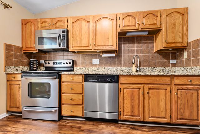 713 Elizabeth Drive 24-D, Wood Dale, IL 60191