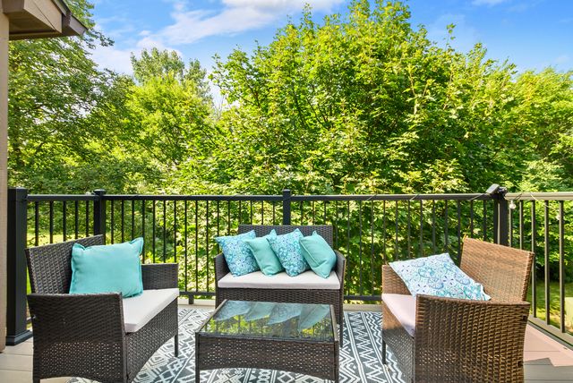 713 Elizabeth Drive 24-D, Wood Dale, IL 60191