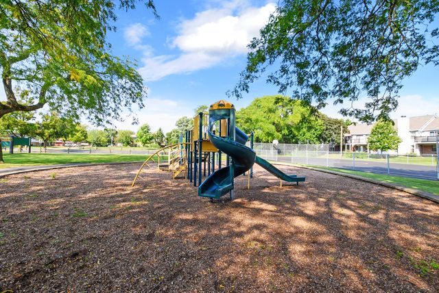 713 Elizabeth Drive 24-D, Wood Dale, IL 60191