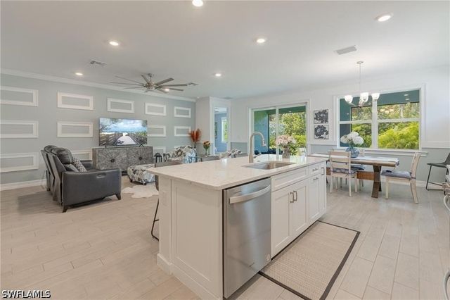 299 Tamarindo LN, Naples, FL 34114