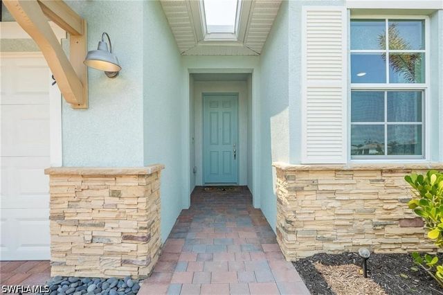 299 Tamarindo LN, Naples, FL 34114