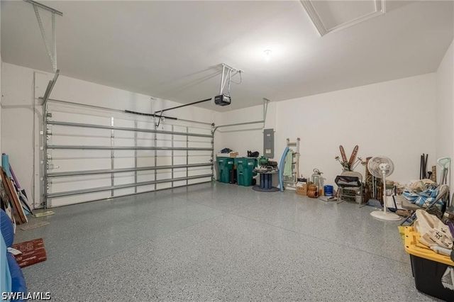 299 Tamarindo LN, Naples, FL 34114