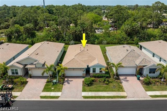299 Tamarindo LN, Naples, FL 34114