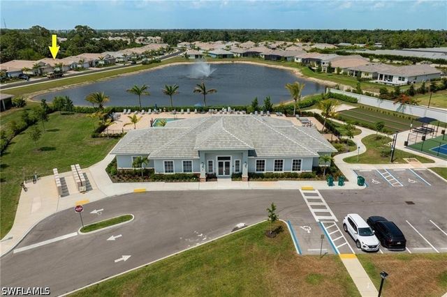 299 Tamarindo LN, Naples, FL 34114