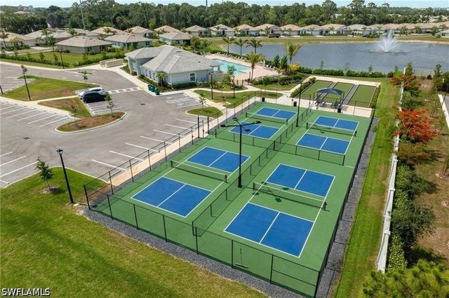 299 Tamarindo LN, Naples, FL 34114