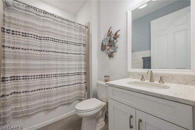299 Tamarindo LN, Naples, FL 34114