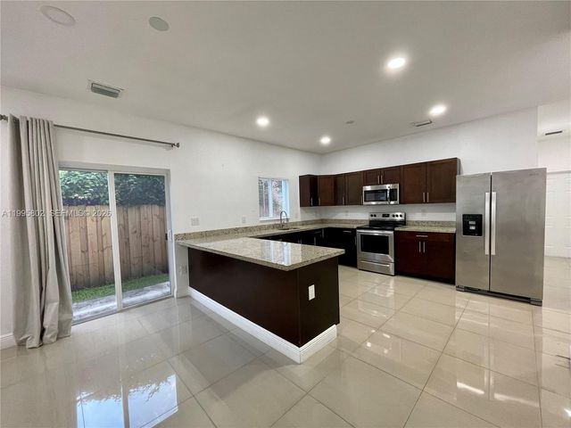 1531 NW 55th Ter 1533, Miami, FL 33142