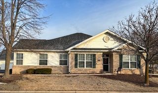 16300 Crescent Lake Drive, Crest Hill, IL 60403