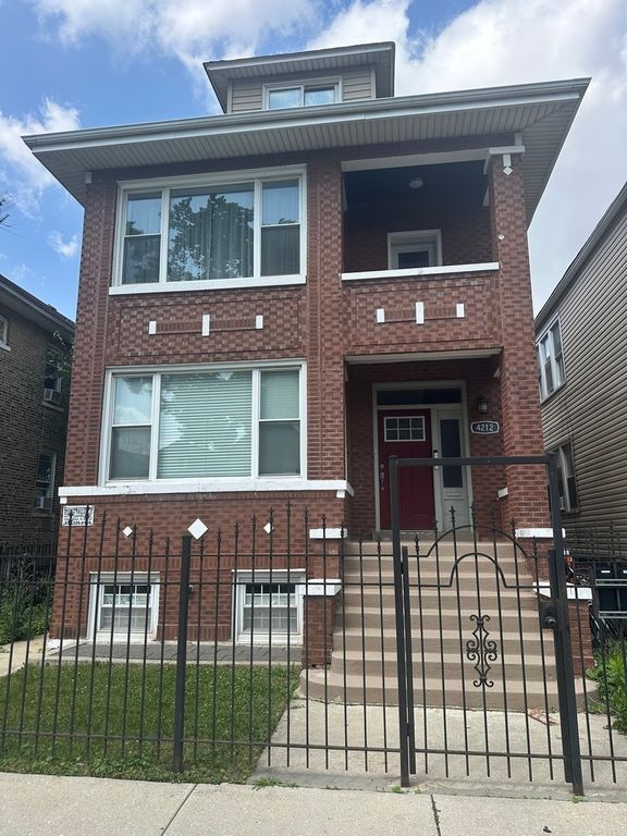 4212 S Campbell Avenue 1, Chicago, IL 60632