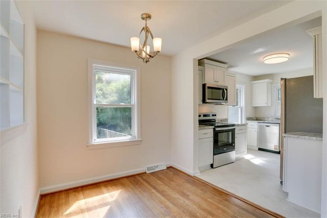 6 Linda CIR, Hampton, VA 23666